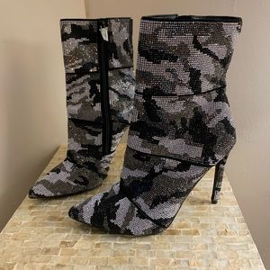 Steve Madden rhinestone boots size 9